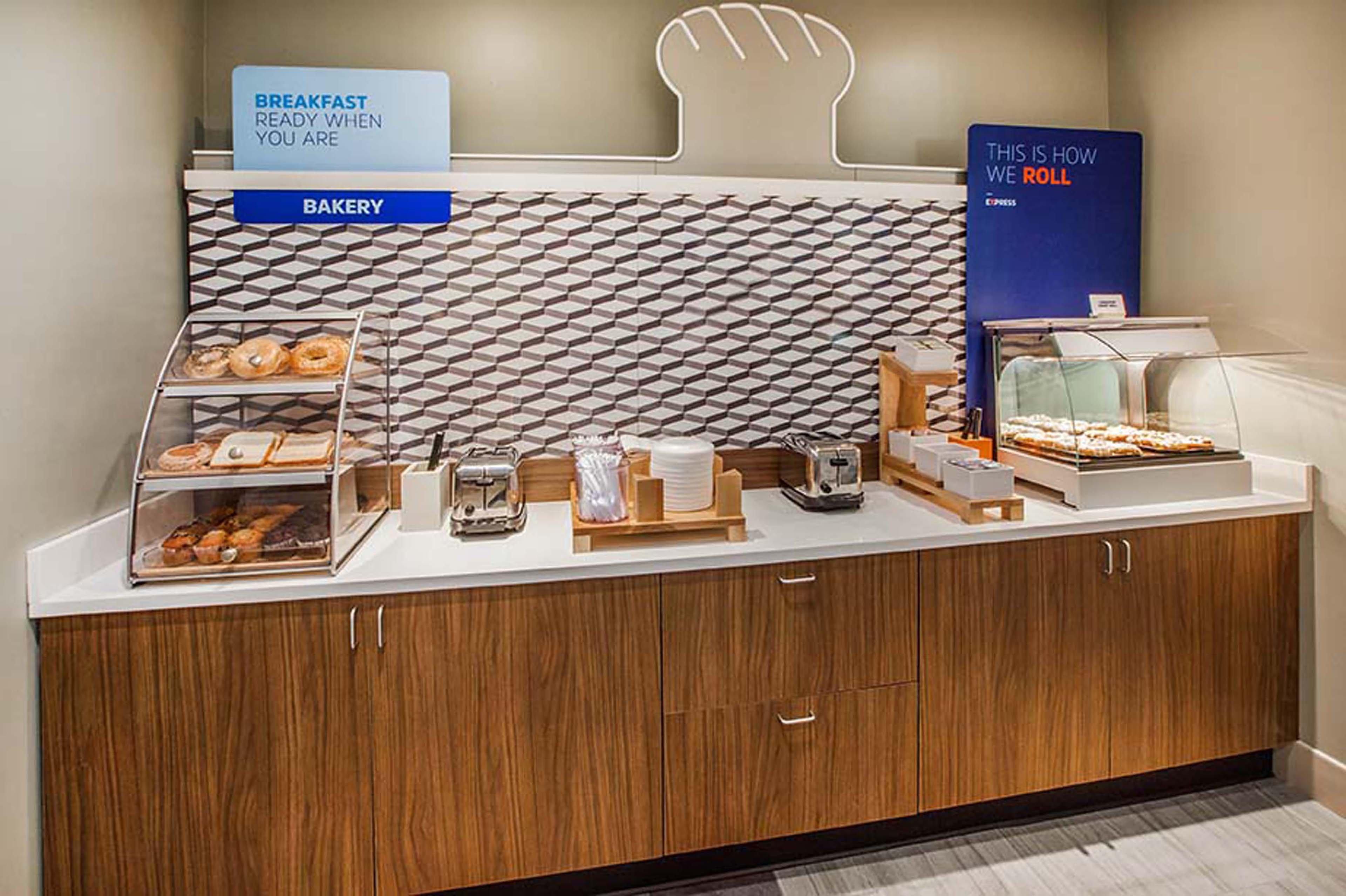 Holiday Inn Express Hotel & Suites Fort Collins By Ihg Εξωτερικό φωτογραφία