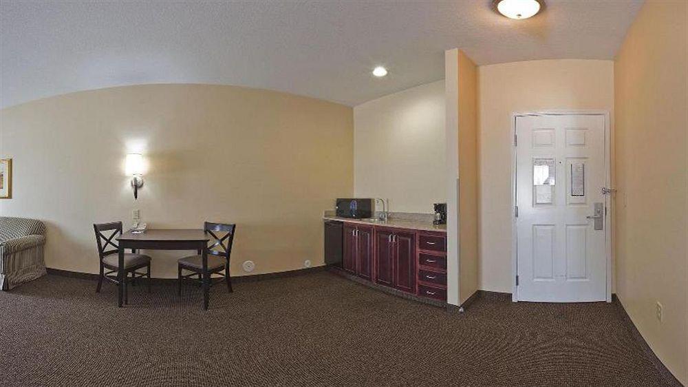 Holiday Inn Express Hotel & Suites Fort Collins By Ihg Εξωτερικό φωτογραφία