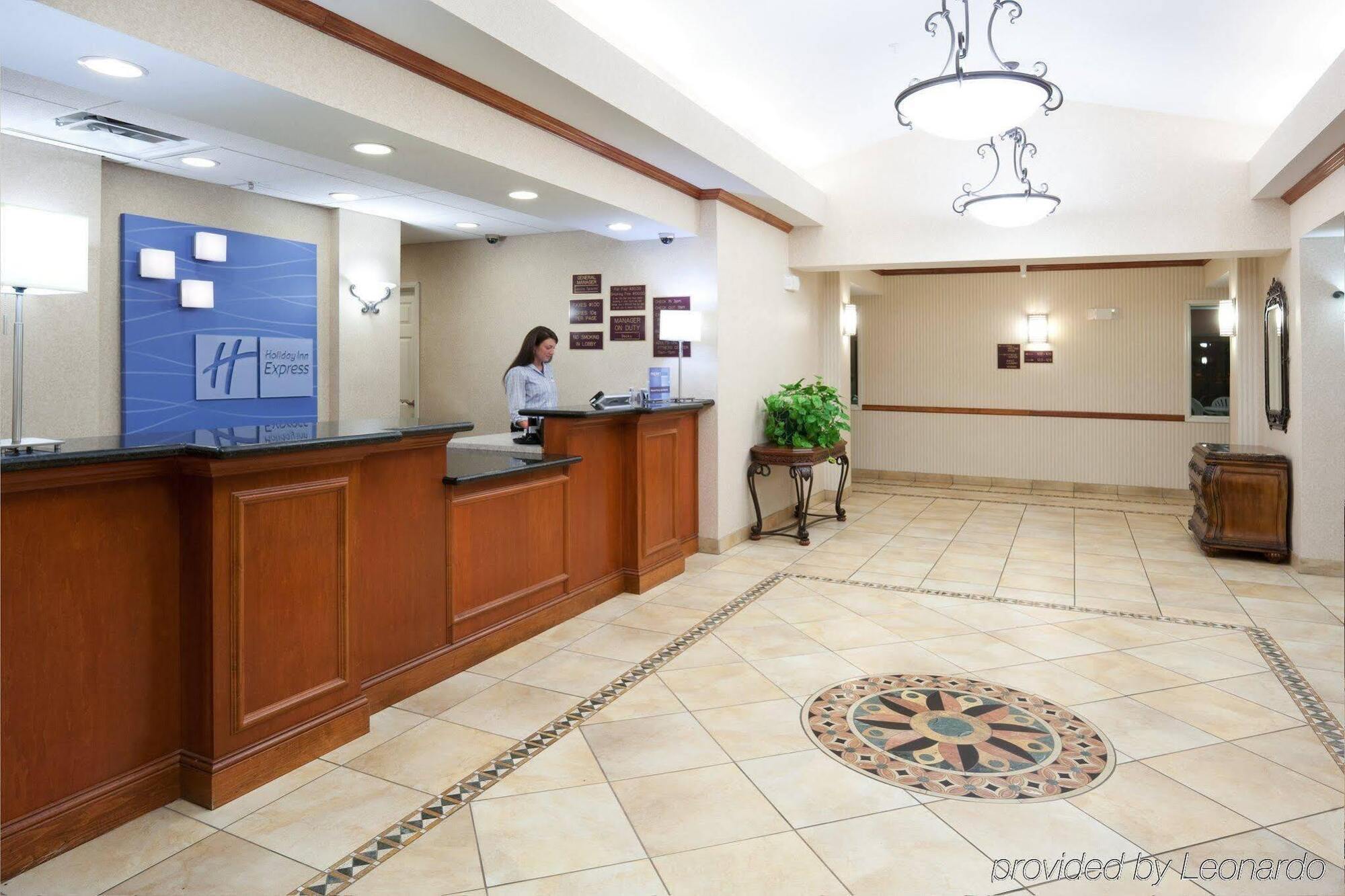 Holiday Inn Express Hotel & Suites Fort Collins By Ihg Εξωτερικό φωτογραφία