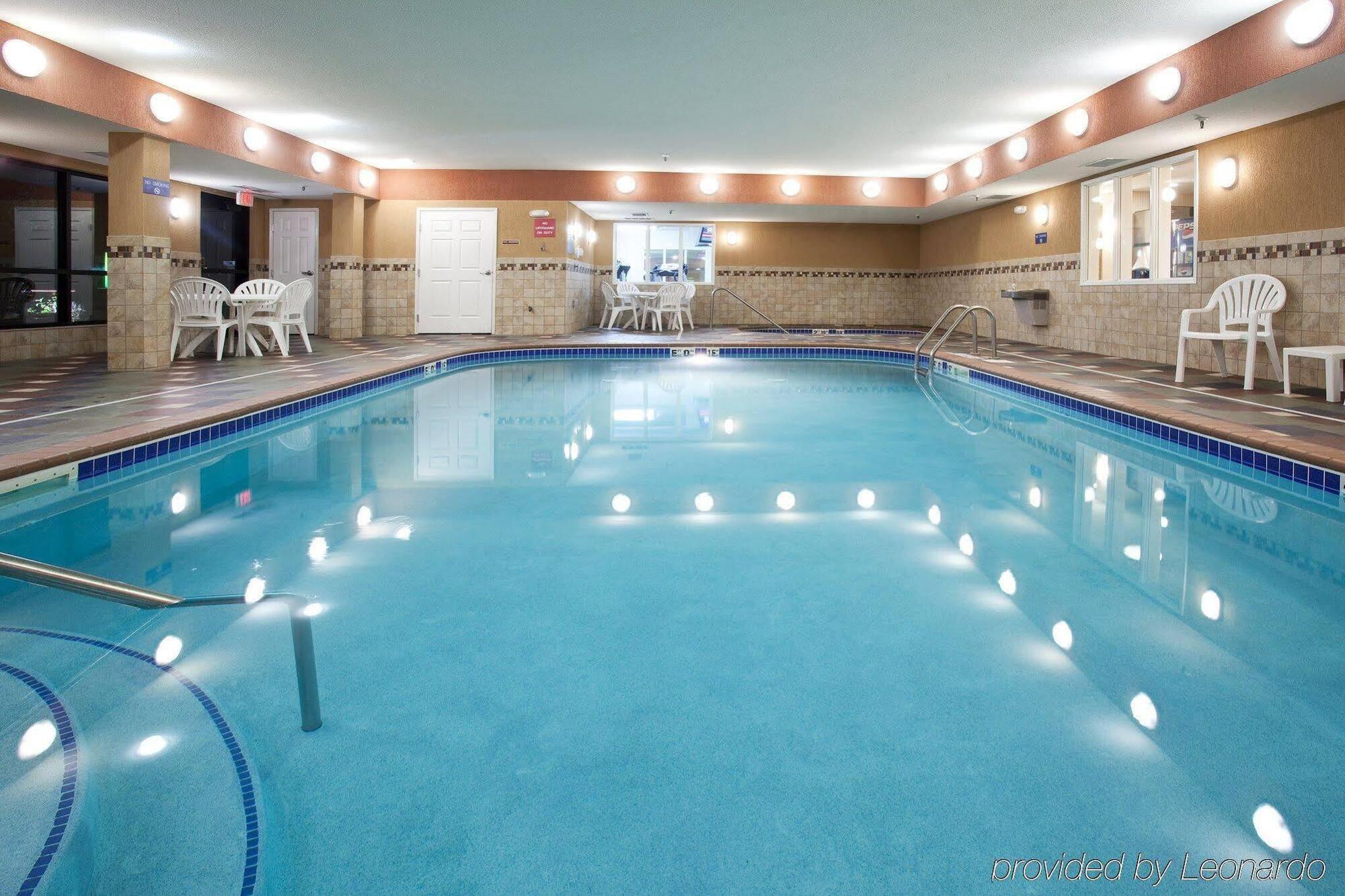 Holiday Inn Express Hotel & Suites Fort Collins By Ihg Εξωτερικό φωτογραφία